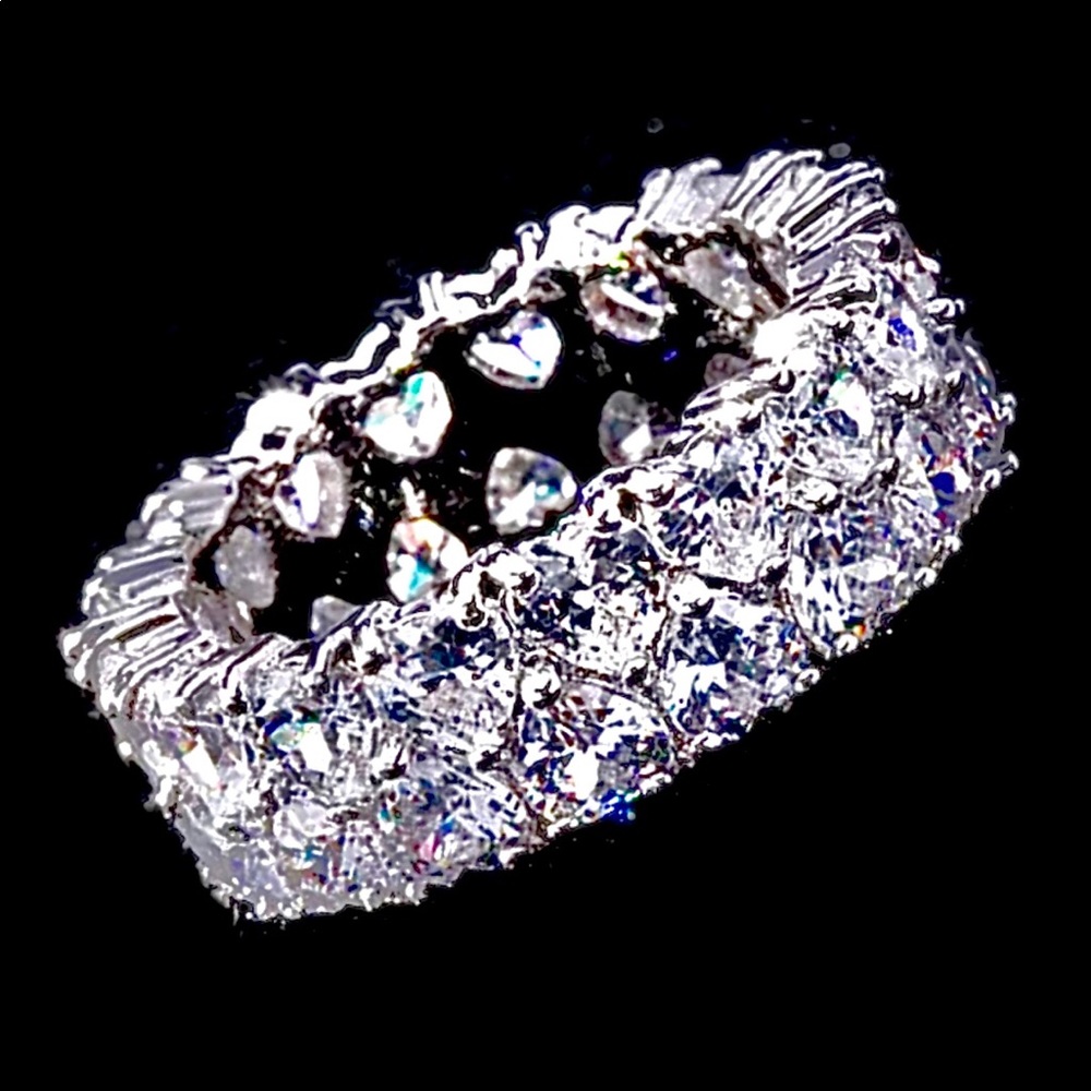 Amazing Sparkle Eternity ♥️Band Ring 18k White Gold Plated Sz9 Heart Cut CZ Ring